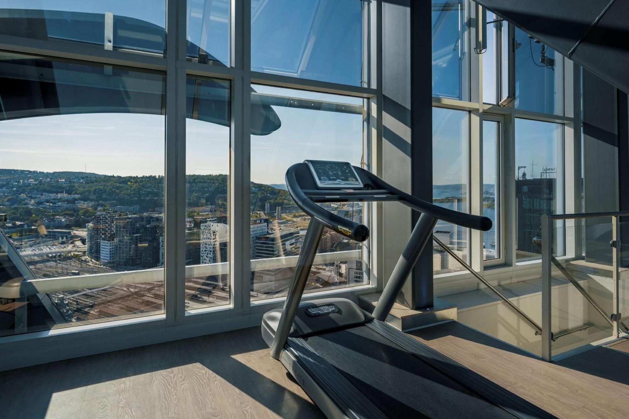 Radisson Blu Plaza Hotel, Oslo Exterior photo The gym on the 15th floor of the hotel