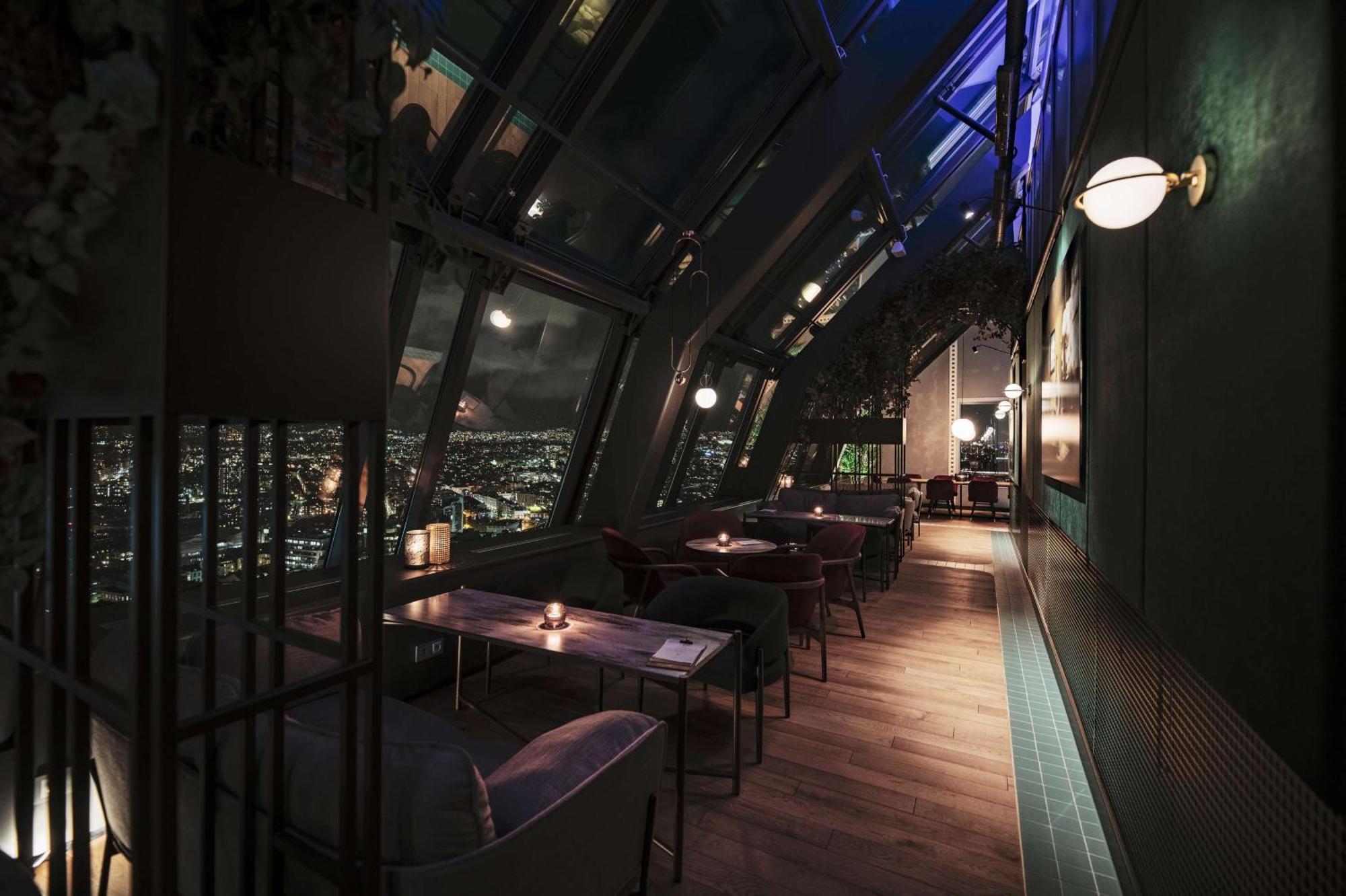 Radisson Blu Plaza Hotel, Oslo Exterior photo Skyline Bar