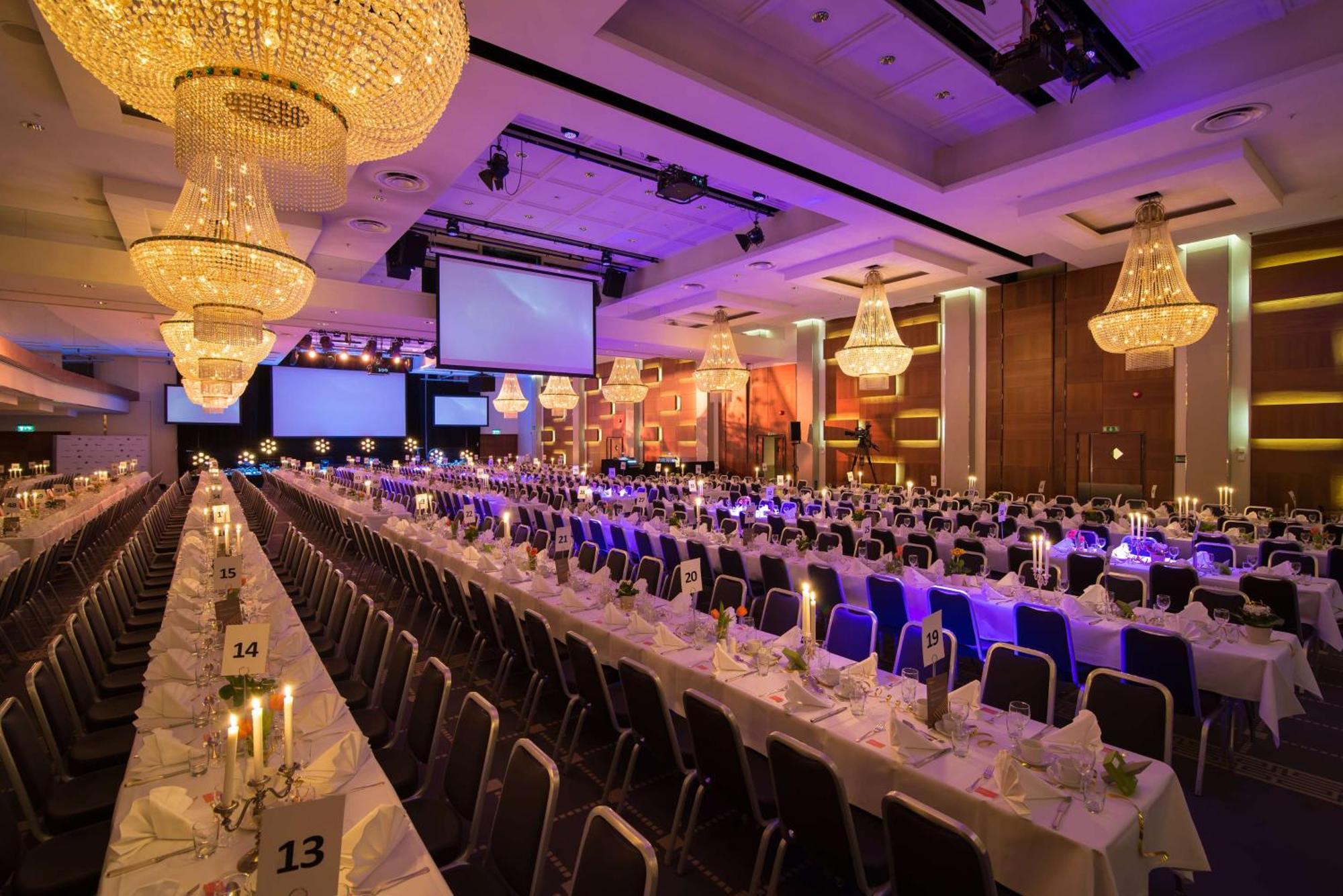 Radisson Blu Plaza Hotel, Oslo Exterior photo The ballroom of the Grand Hotel